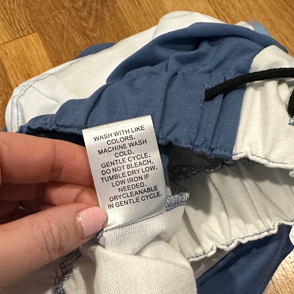 Shein | Women’s Blue and White Colorblock Crop Top and Shorts Set - Picture 8 of 11